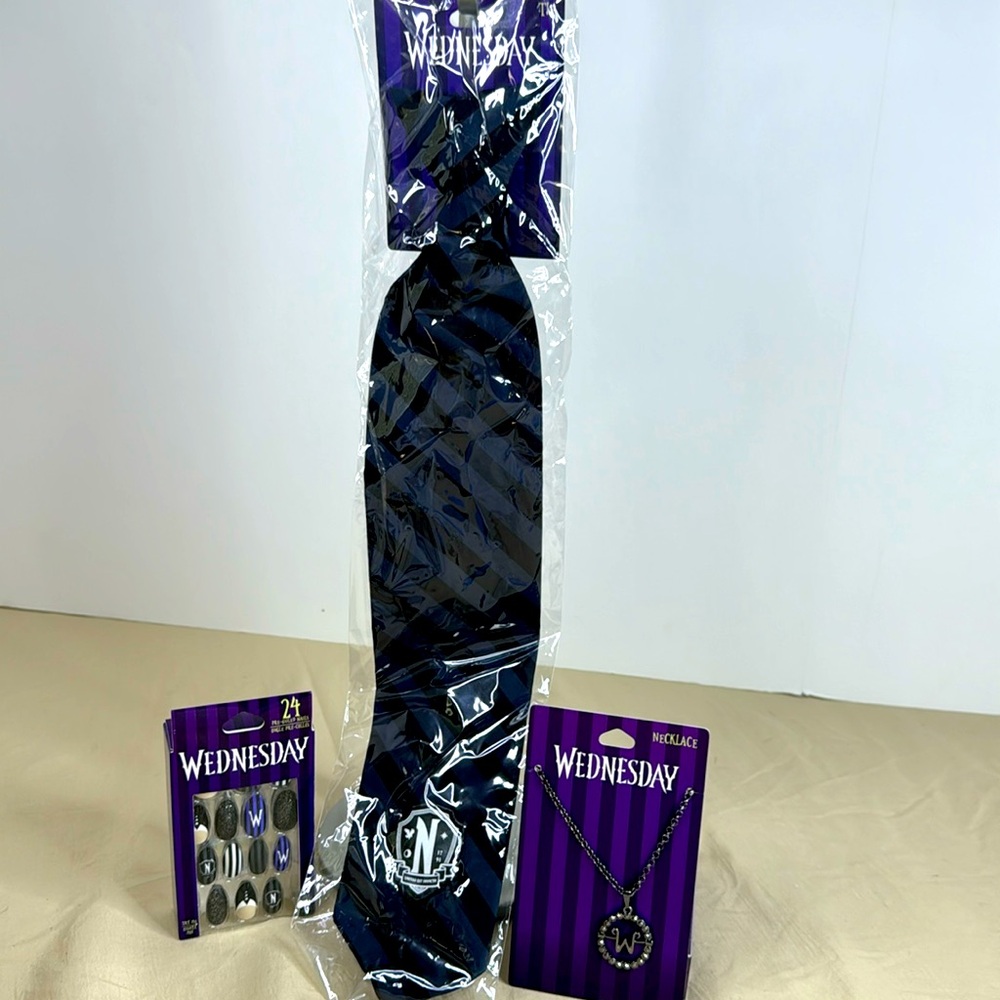 Wednesday gift set clip on tie necklace pre-glued nails new in package